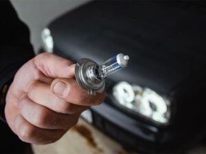 How a Faulty Alternator Affects Lights