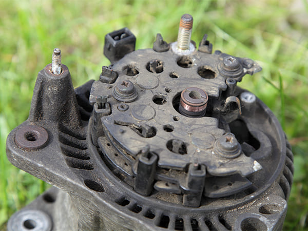 Symptoms of a Bad Voltage Regulator